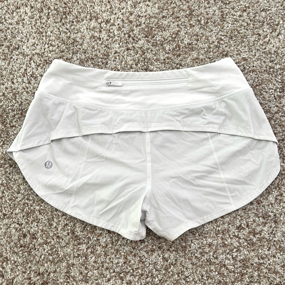Lululemon White Speed Up Shorts- 2.5 inseam- size 2